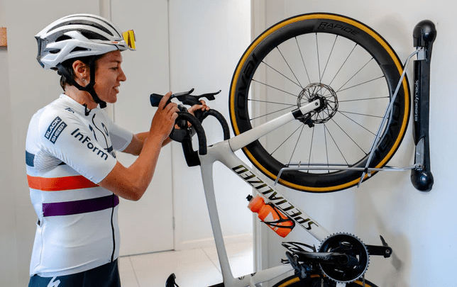 Support Vélo Mural Rotatif Steadyrack pour vélos